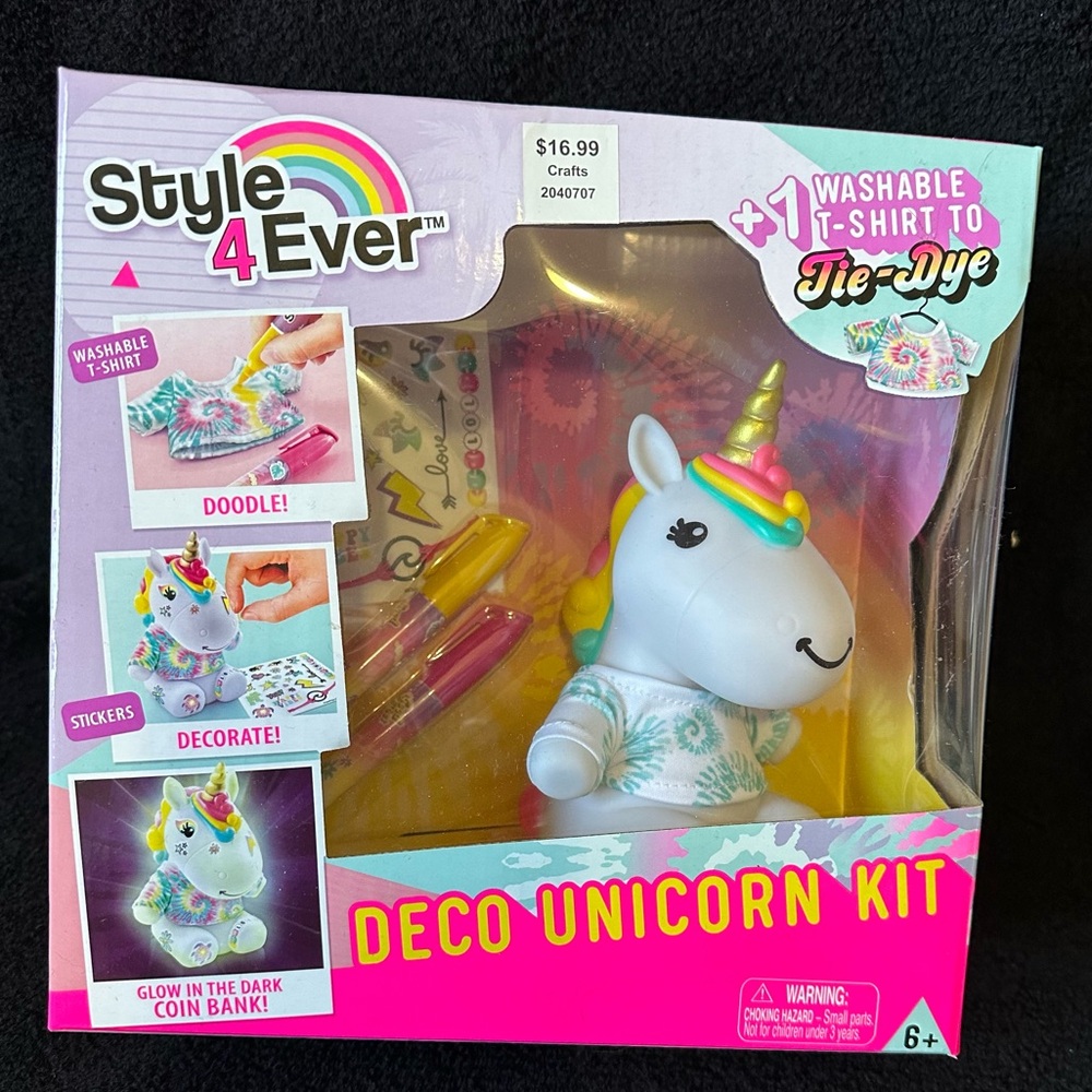 NWT Unicorn Bank which Glows in the Dark.